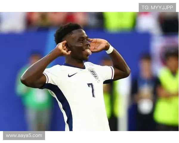 双星闪耀恩瓦内里、萨卡连击助球队挺进下一轮轮